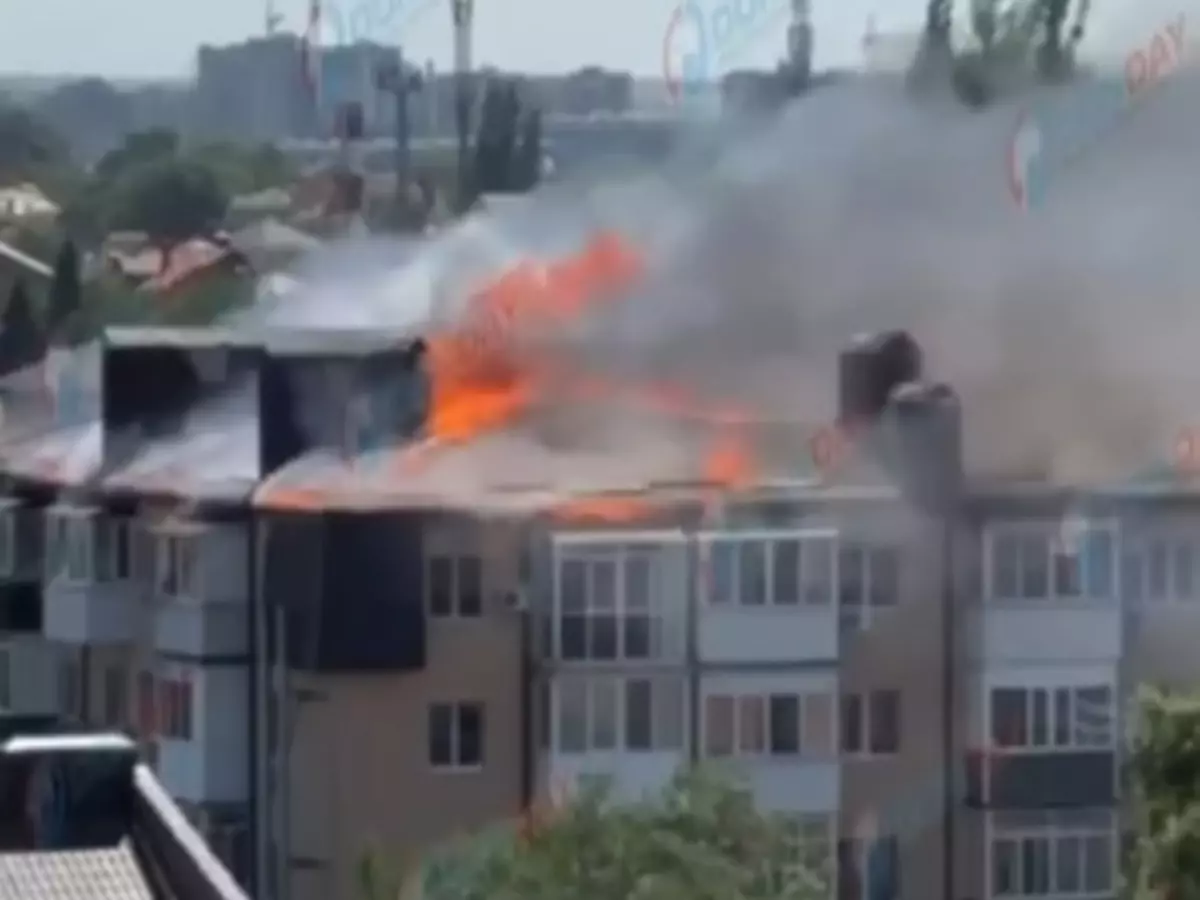 В Батайске на месте сгоревшей четырехэтажки ввели режим ЧС » DonDay -  новости Ростова-на-Дону. Происшествия, события, новости бизнеса, политики,  культуры и спорта.