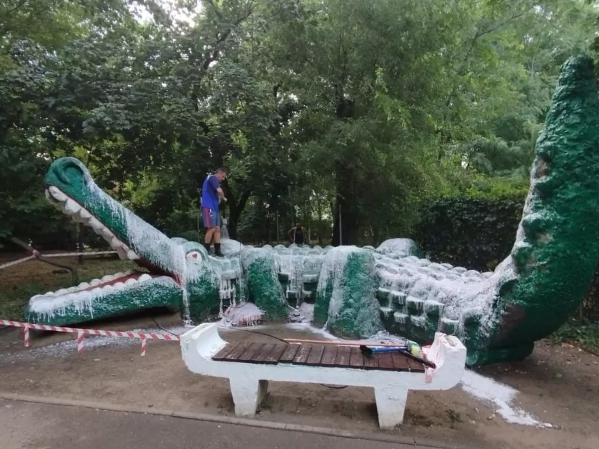 В Ростове перекрасили крокодила в парке имени Вити Черевичкина