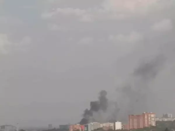 В Ростове на большой площади горят мусорные баки на Степана Разина