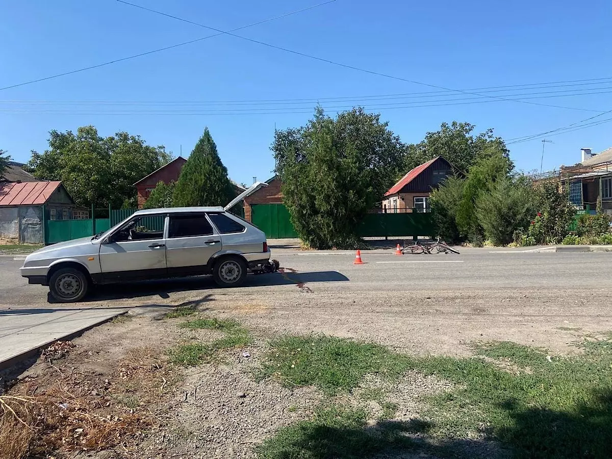 В Ростовской области легковушка насмерть сбила пенсионерку на велосипеде