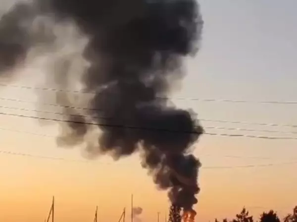 Пожар на нефтебазе в Пролетарске разгорелся с новой силой