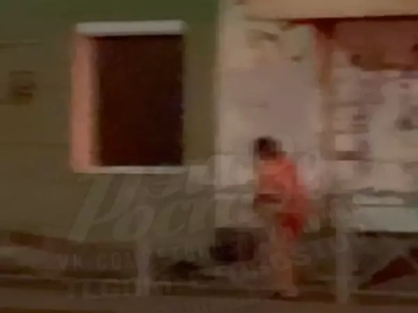 В Ростове на Станиславского женщина разгуливала по улице голой