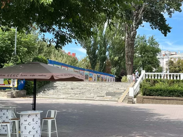 В центре Ростова-на-Дону разрушается лестница