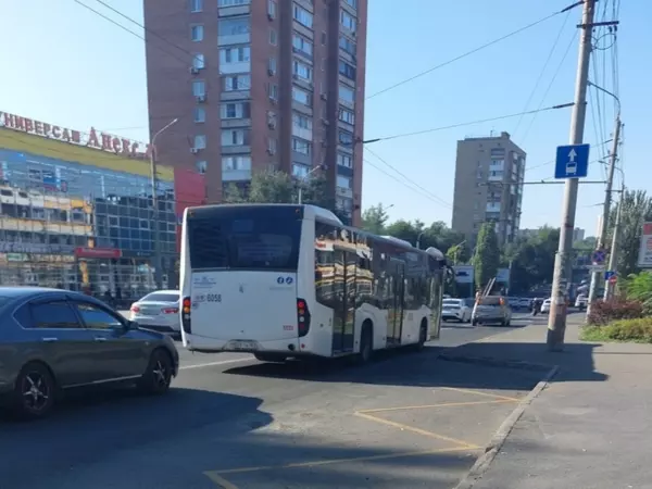 Жители Ростова пожаловались на нерабочие кондиционеры в автобусе № 33