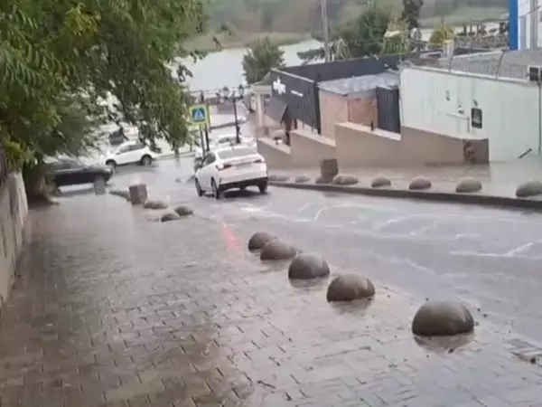В Ростове переулок Семашко затопило из-за ливня