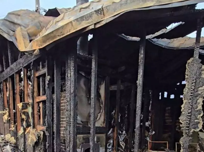 В Азовском районе в одном из частных домов сгорела баня