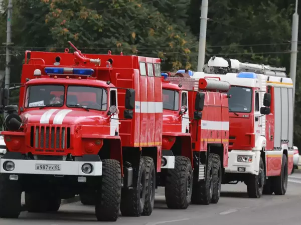 В Каменске-Шахтинском горят два частных дома