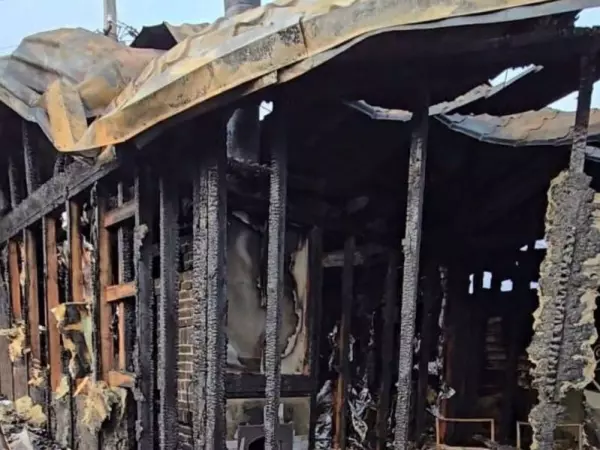 В Азовском районе в одном из частных домов сгорела баня