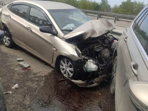 В Ростовской области в ДТП с шестью машинами пострадал парень