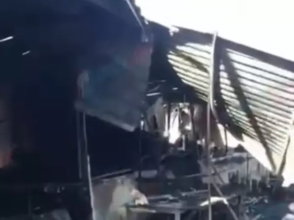 Как выглядит рынок в Аксае после сильного пожара: видео