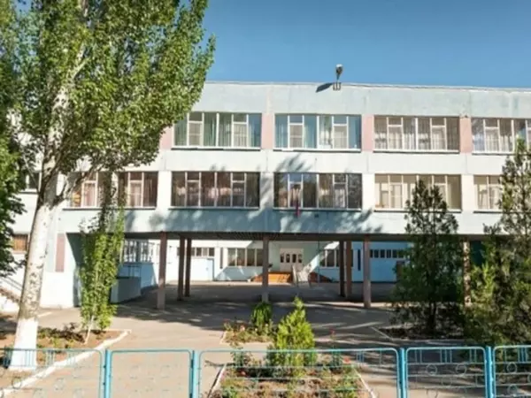 В Волгодонске 15-летний ученик попал в больницу после падения с лестницы
