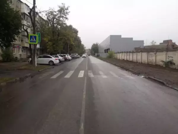 В Азове разыскивают водителя, сбившего пенсионерку