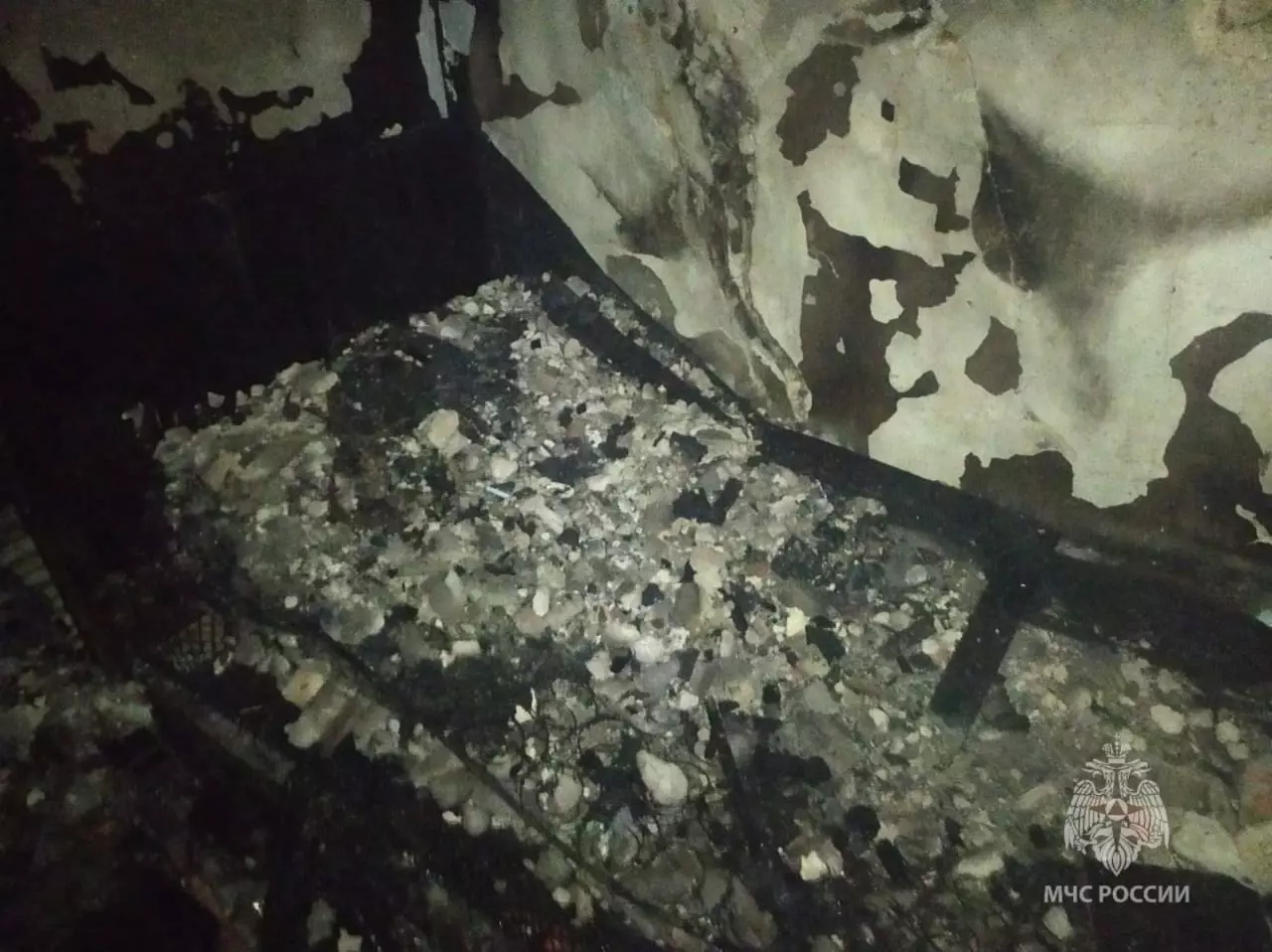 В Новошахтинске мужчина погиб при пожаре в частном доме