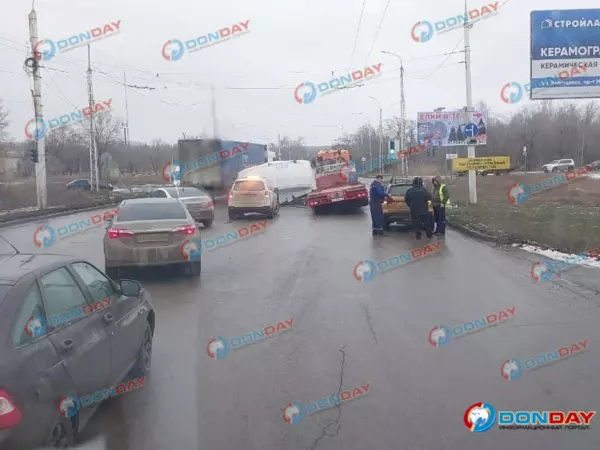 В Волгодонске на дорогу рухнула запчасть для АЭС