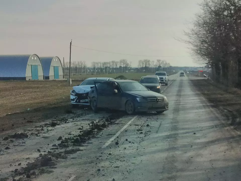 Жуткая авария произошла на трассе под Таганрогом
