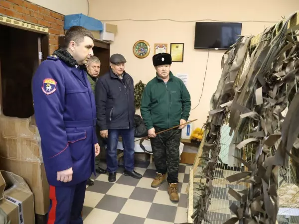 Масксети для бойцов СВО плетет волонтерская группа станицы Старочеркасской