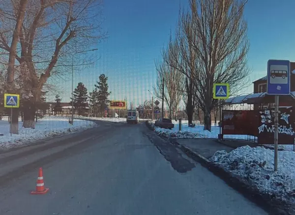 В Новошахтинске под колесами легковушки оказался 25-летний парень