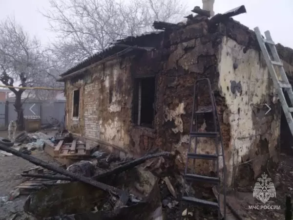 В Ростовской области у семьи сгорел дом