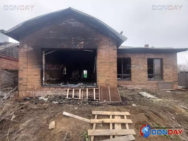 В Азове семья с двумя детьми 8 марта осталась без жилья из-за пожара