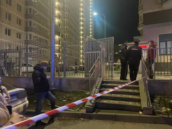 В Ростове после удара БПЛА по многоэтажке третьему жильцу понадобилась медпомощь