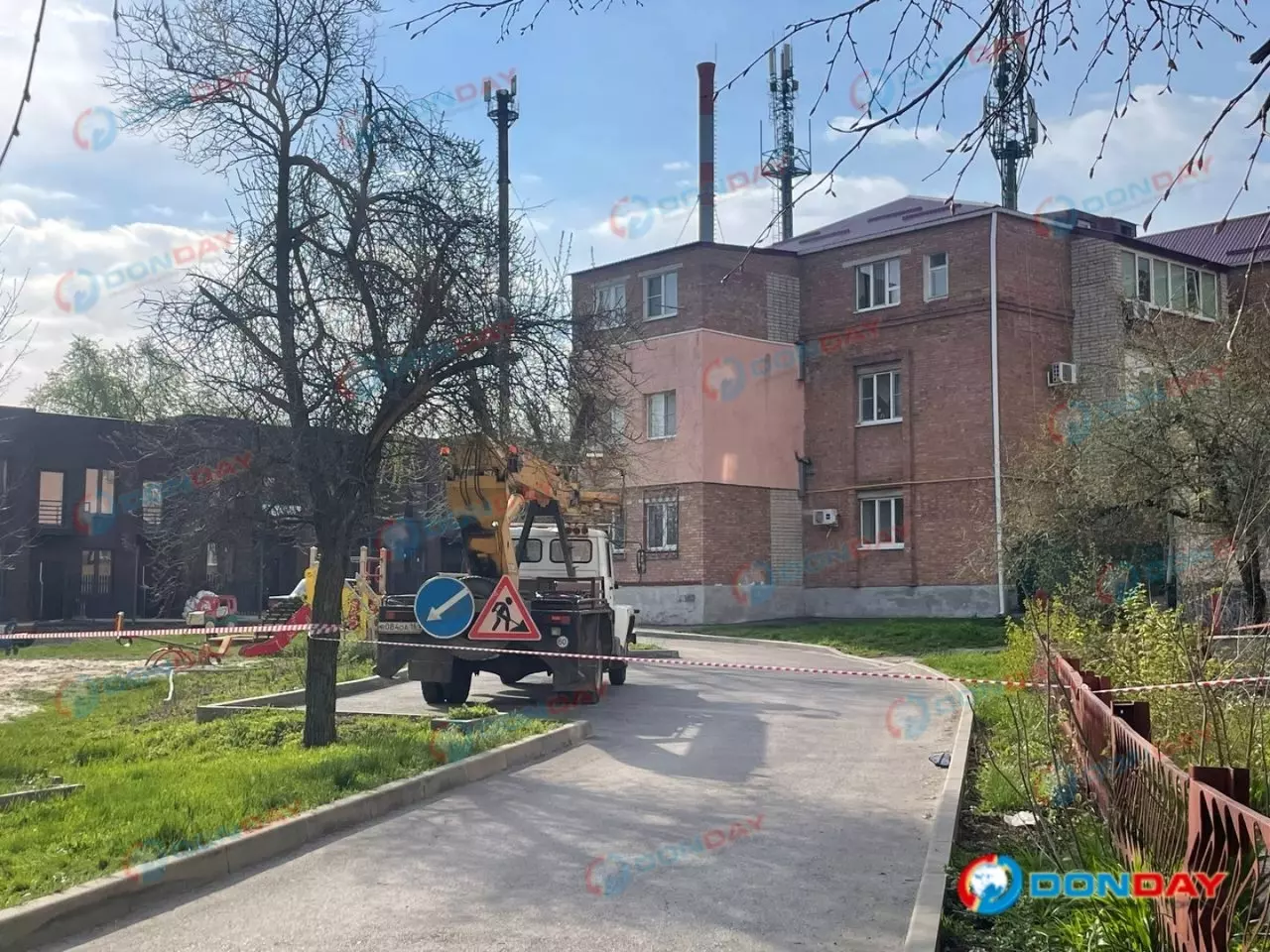 Появилось видео с места падения беспилотника в Аксае