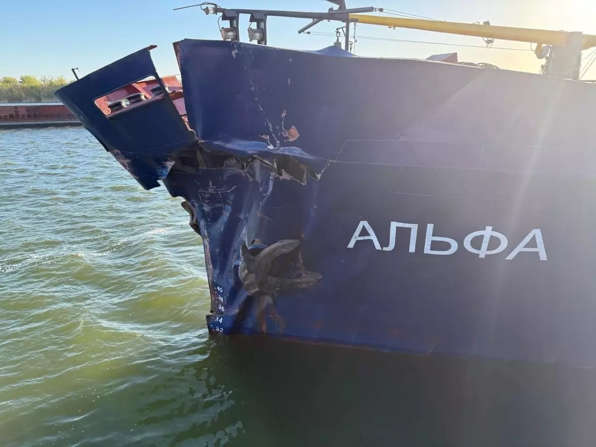 Следователи проводят проверку из-за аварии с теплоходом в Ростовской области