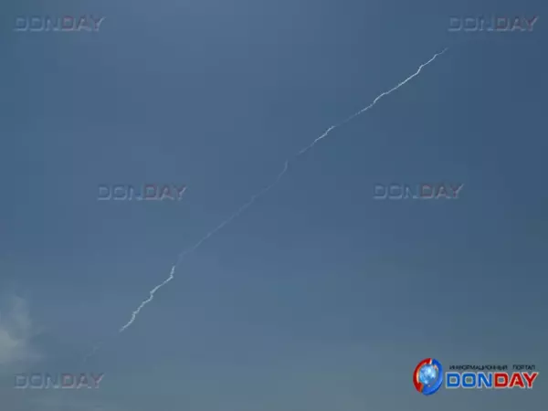 Ростовчане сообщают об инверсионном следе в небе
