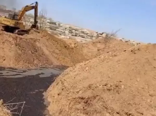 Общественники опубликовали видео с захоронением мазута в Семикаракорском районе