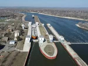 Из-за аварии с теплоходом в порту Ростовской области перекрыт судовой ход