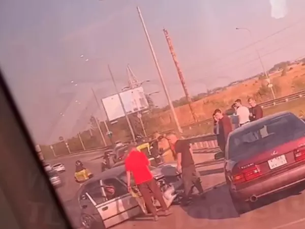 В Ростове на Пойменной из-за ДТП образовалась пробка