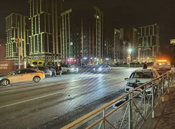 В Ростове на Берберовской в ДТП с легковушками пострадали два человека