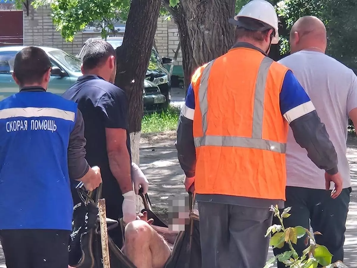 В Ростовской области из-за пожара в соседней квартире едва не погибла семья