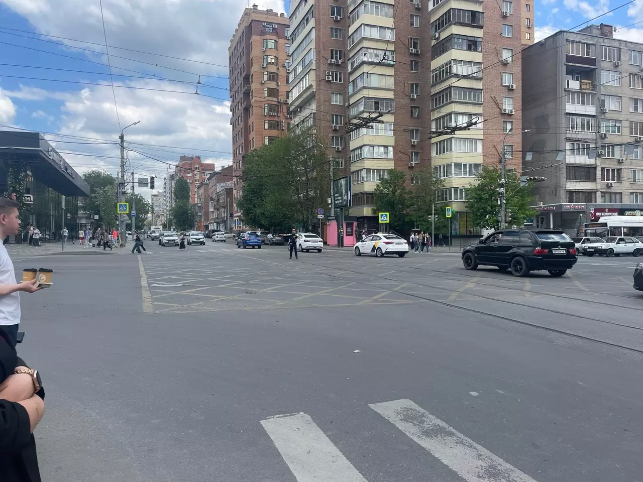 Центр Ростова сковали пробки из-за неработающих светофоров