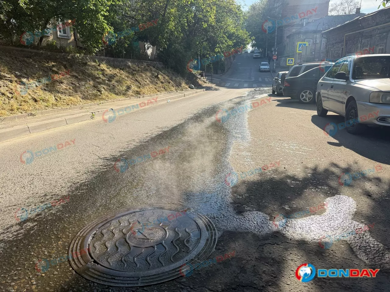 В историческом центре Ростова улицу Донскую залило кипятком