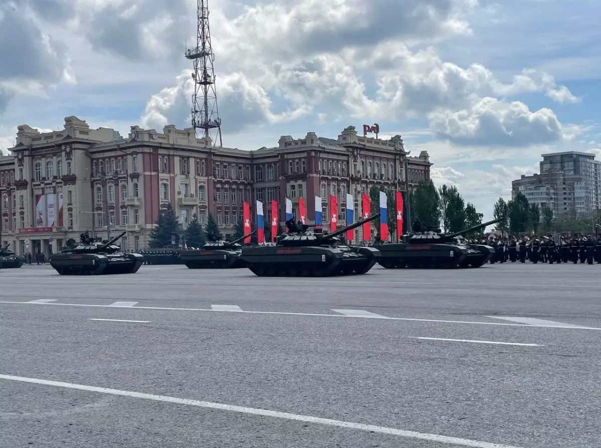 В Ростове завершился парад Победы