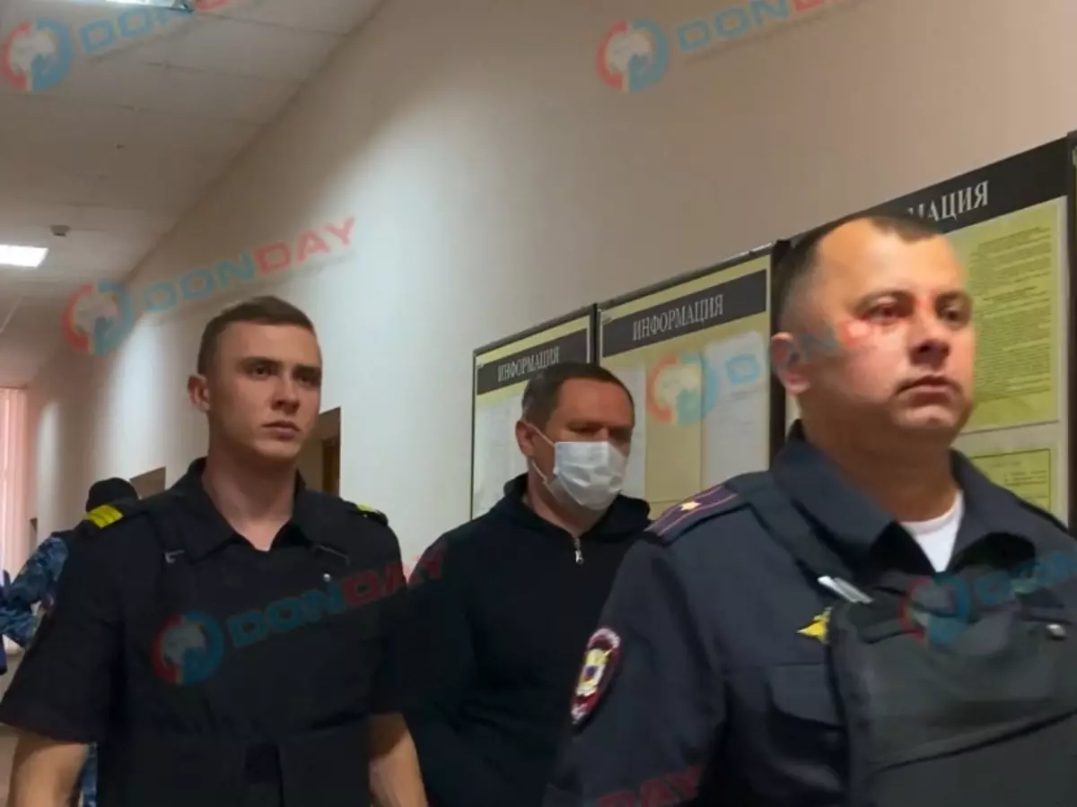 Начальник отдела трудовой миграции ГУ МВД по Ростовской области расплакался в суде