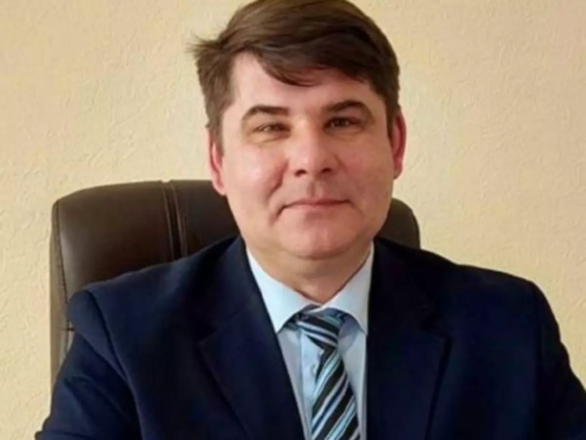 Экс-главу управления образования Батайска после обрушения потолка в школе оштрафовали на 20 тысяч