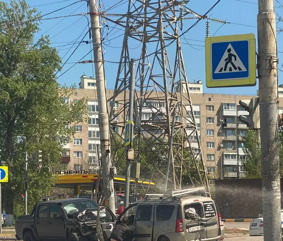 В Ростове на Западном произошло жуткое ДТП с двумя автомобилями