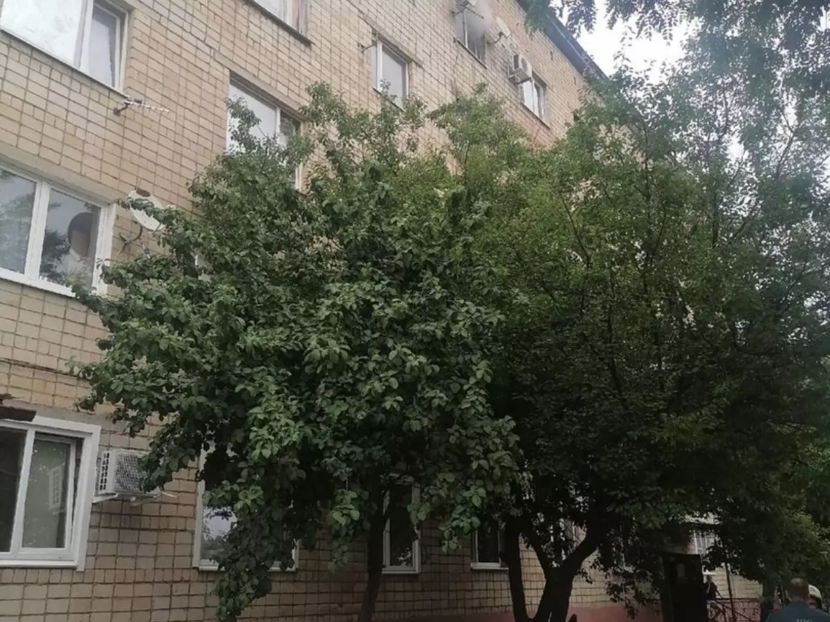 В Ростовской области из-за оставленного на зарядке телефона произошел пожар в квартире
