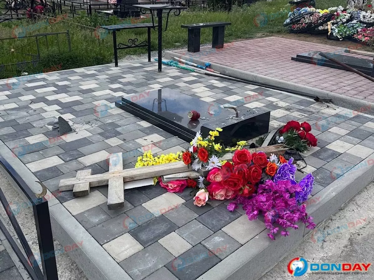 Вандалы разгромили могилу бойца СВО на кладбище в Новошахтинске