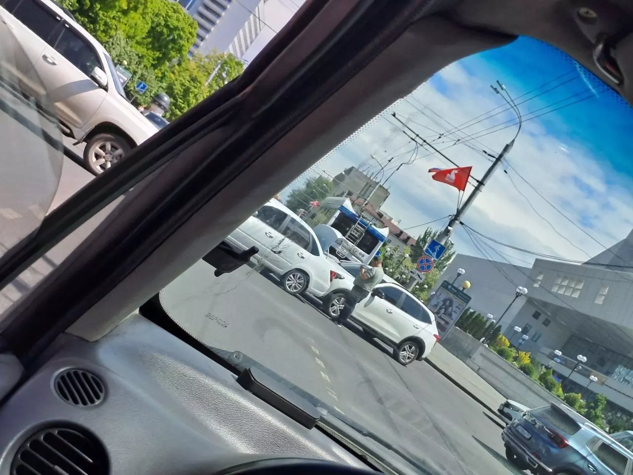 В центре Ростова из-за ДТП образовалась большая пробка