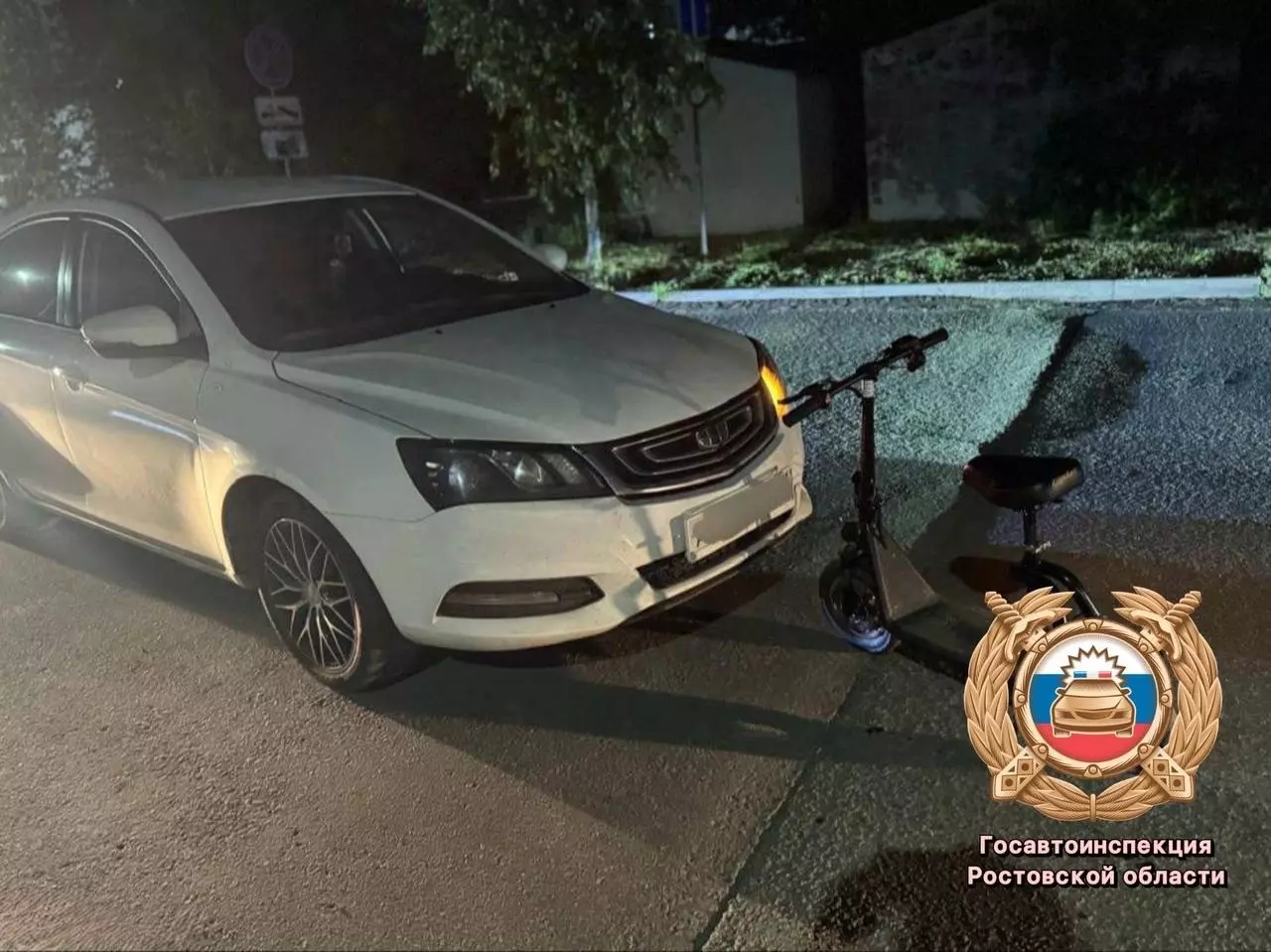 В Батайске в ДТП с легковушкой пострадал 14-летний самокатчик
