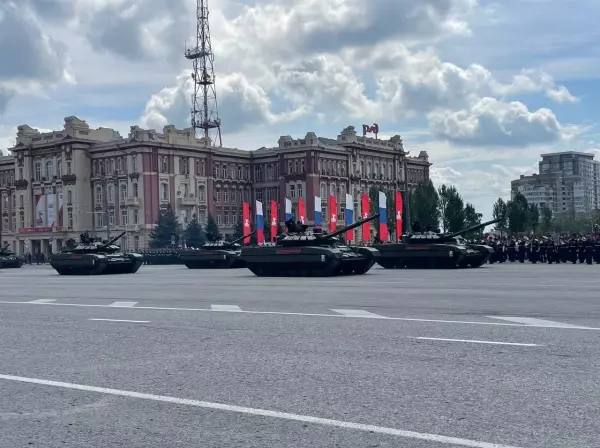 В Ростове завершился парад Победы