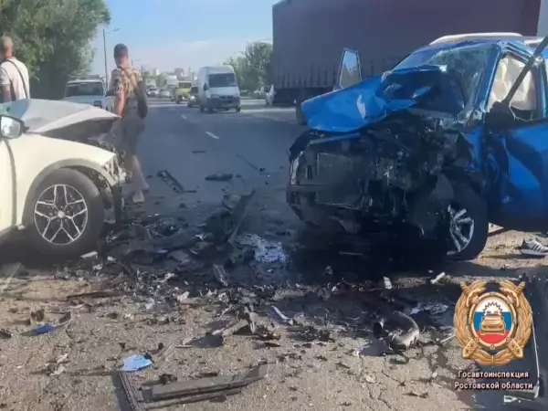 На Западном подъезде к Ростову из-за жесткого ДТП образовалась пробка