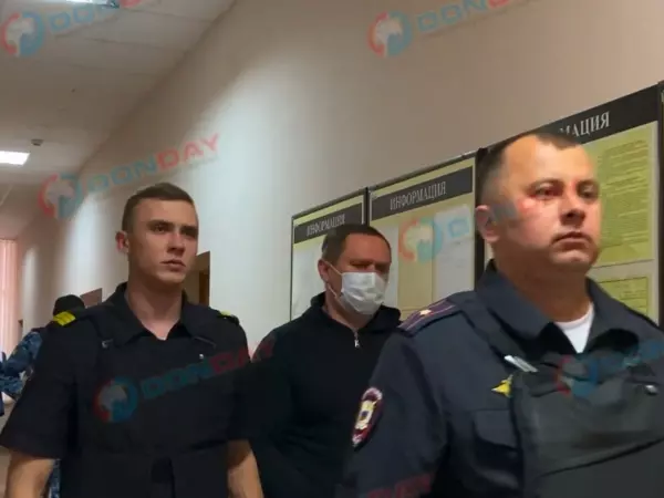Начальник отдела трудовой миграции ГУ МВД по Ростовской области расплакался в суде
