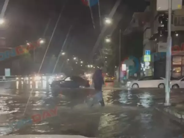 В Ростове из-за ливня затопило центральные улицы