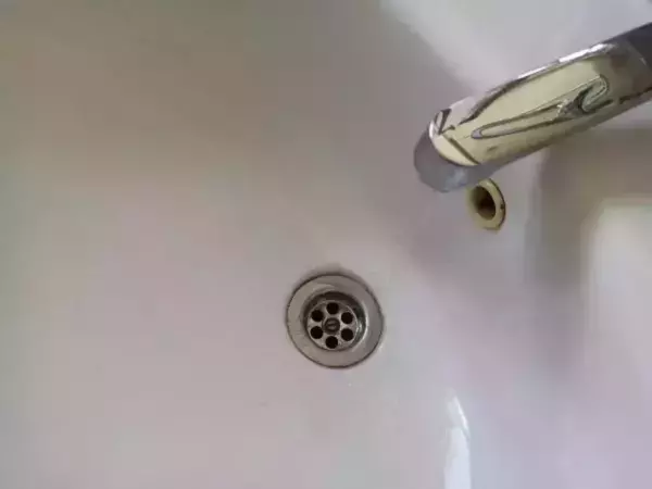 Хутор в Морозовском районе остался без водоснабжения на целый месяц