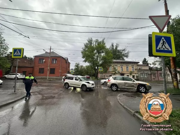 В Ростове в аварии пострадала 10-летняя девочка