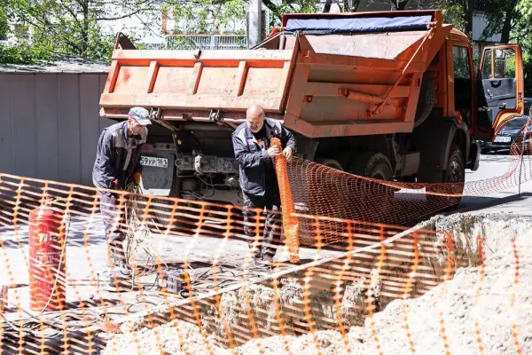 После срыва сроков подачи горячей воды в Ростове увеличат количество бригад на местах прорывов