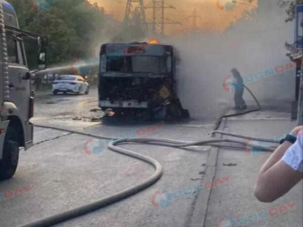 В Ростове на Вятской сгорел автобус №28